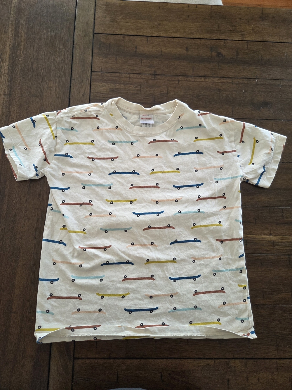 Hanna Andersson Cream Short Sleeve Tee with Colorful Skateboards
